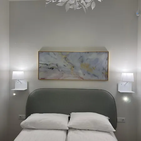 Apartamentai Su Baseinu *