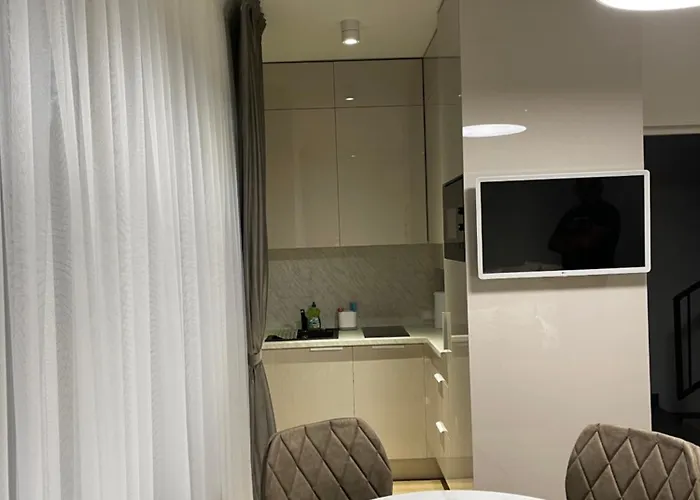 Apartamentai Su Baseinu Apartment