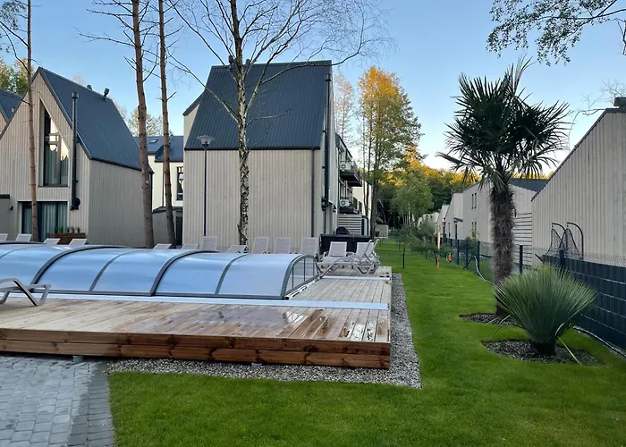 Apartamentai Su Baseinu