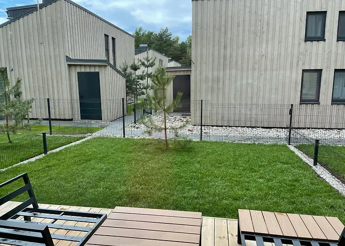 Apartamentai Su Baseinu